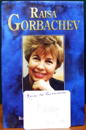 Raisa Gorbachov - Cover & Raisa Gorbachev Signature
